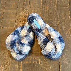 Draper James Cozy Blue and Cream gingham print slippers size small